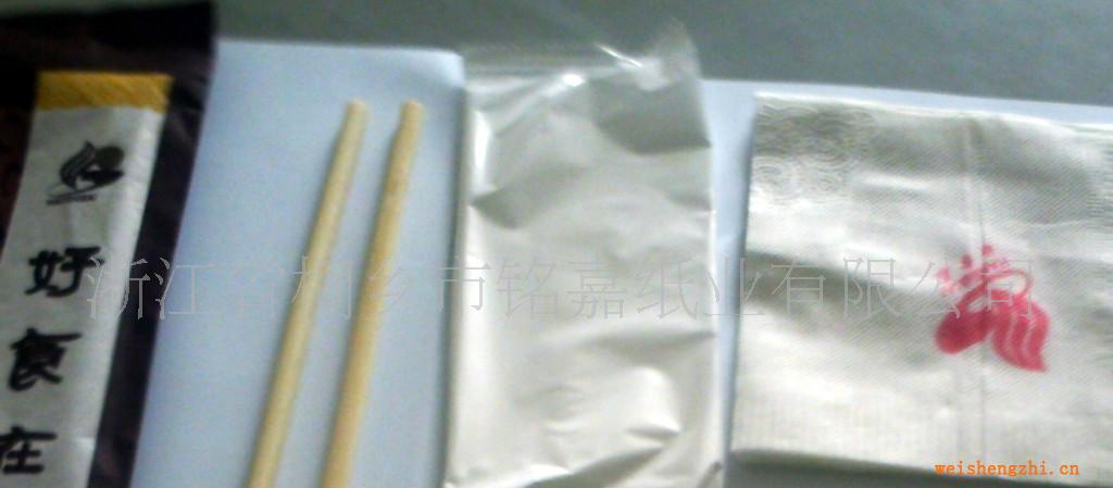 廠家直銷供應四合一筷包套裝（一次性濕巾/牙簽/餐巾紙/筷子）